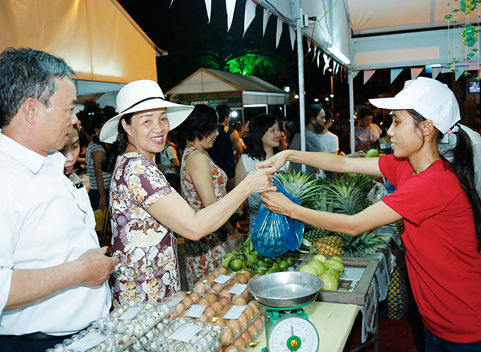 At Farm Product Fair Khanh Hoa 2018