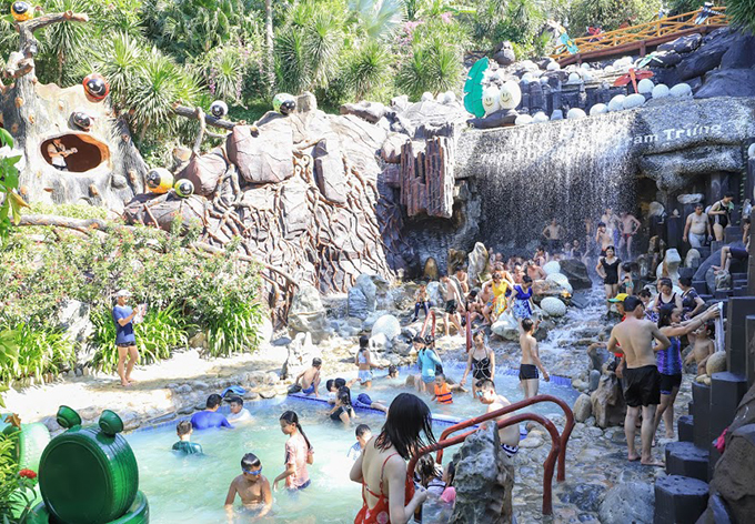 Tourists enjoy mineral bath… 