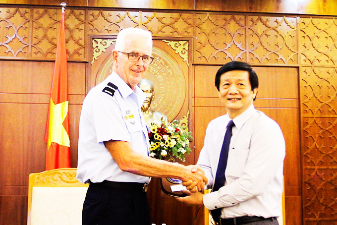 Australian navy ships dock in Khanh Hoa