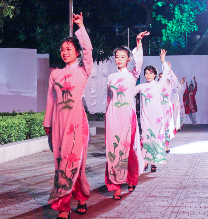 Ao dai with lotus pattern