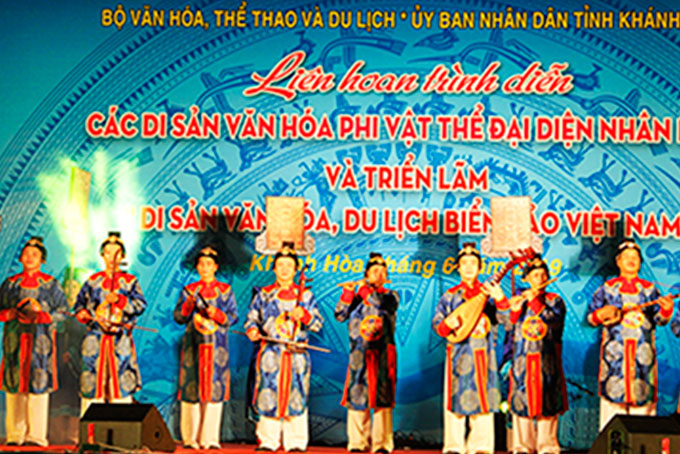 Numerous cultural heritages of Vietnam performed in Nha Trang