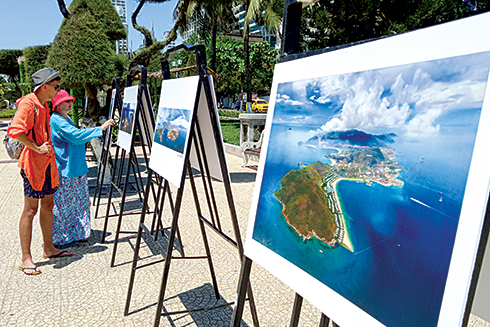 Beauty of Khanh Hoa depicted in art photographs