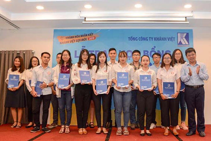 Khatoco scholarships granted to 103 students