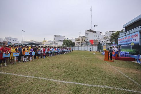 28 teams participate in Nha Trang's football tournament for teenagers and pupils