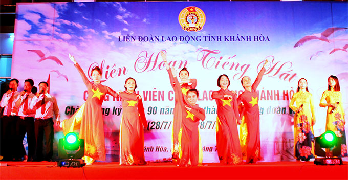 Music festival for workers and officers in Khanh Hoa