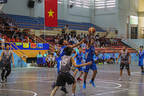 Opening match between Poker and Nha Trang