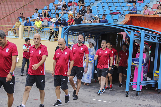 Team of Iranian former players 