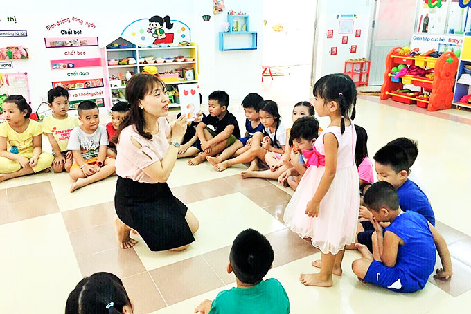 Encouraging young kids' access to learning English