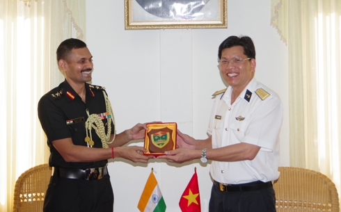 Indian Defense Attaché Corps visit Academy of Navy