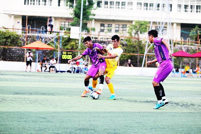 Football and futsal players of Khanh Hoa meet at National Seven-a-Side Football Tournament