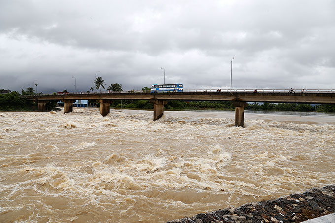 More flood warning indicators needed