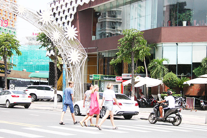 Russian tourists on street in Nha Trang