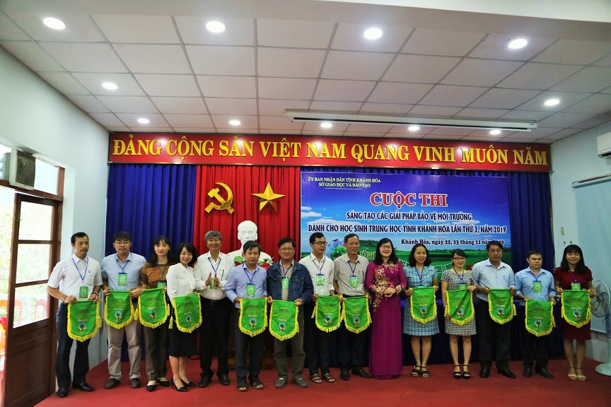 Contest on environmental protection solutions for high school students in Khanh Hoa