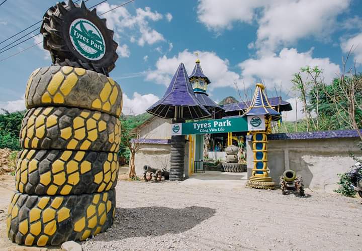 Park of objects made from recycled tyres in Nha Trang