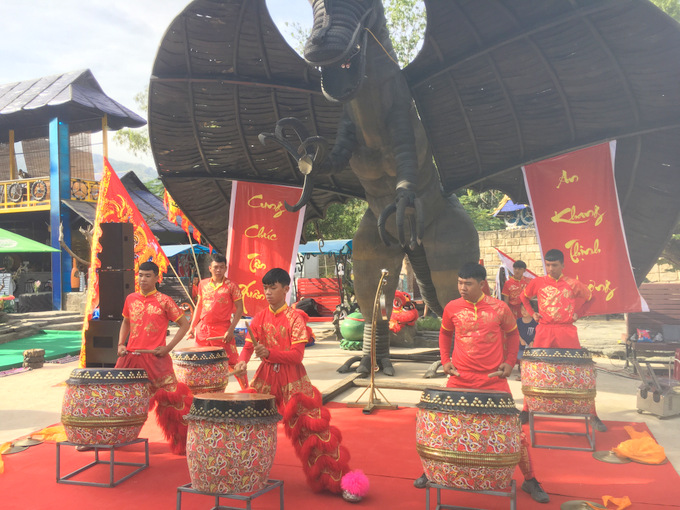 Drum beating at opening cermony