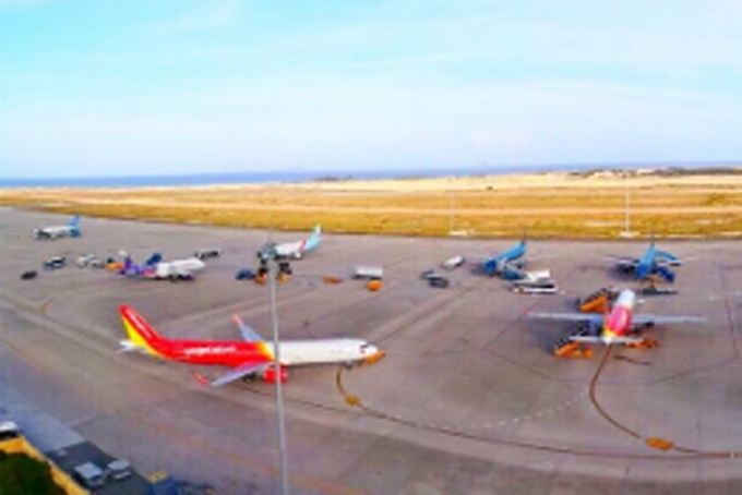 240 flight to and from Cam Ranh International Airport every day