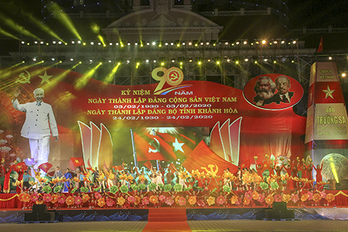 Art performance at Khanh Hoa Province’s 2020 Lunar New Year video-conference