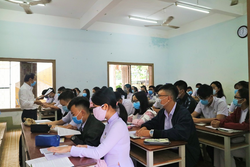 Many students wear masks during class