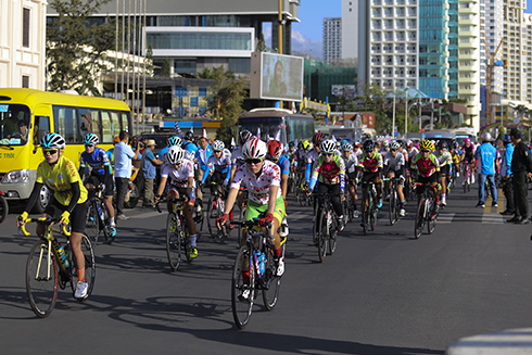 2020 Binh Duong International Women Cycling Tournament's stage 6 starts in Nha Trang