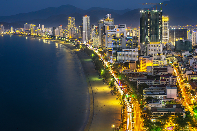 Night view of Nha Trang captured by young photographer Tran Anh Khoa