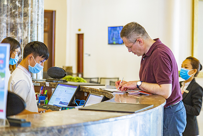 Guests check in at Vinpearl Nha Trang