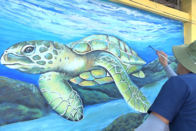 VIDEO: Frescos of vivid ocean world