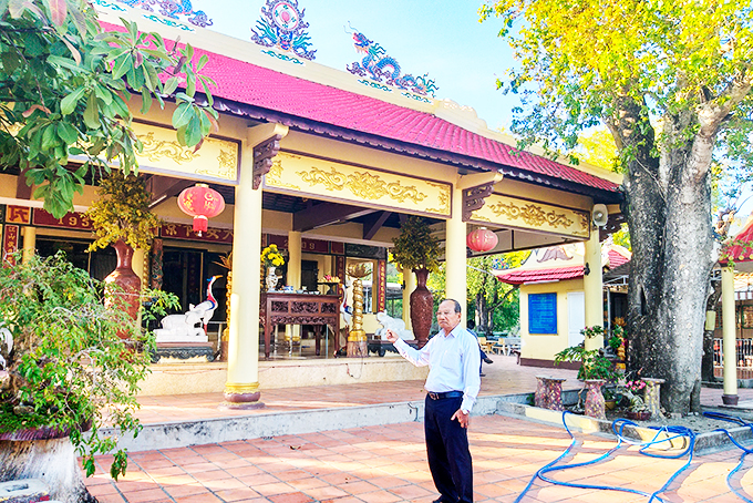 A corner of Am Chua monument