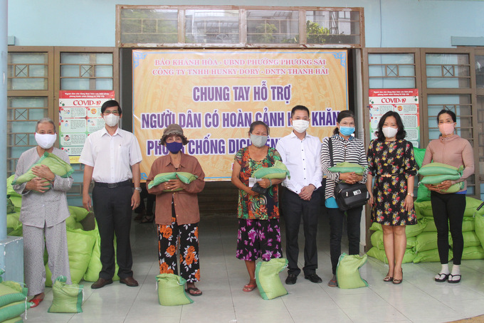 200 gifts donated to needy families during coronavirus pandemic