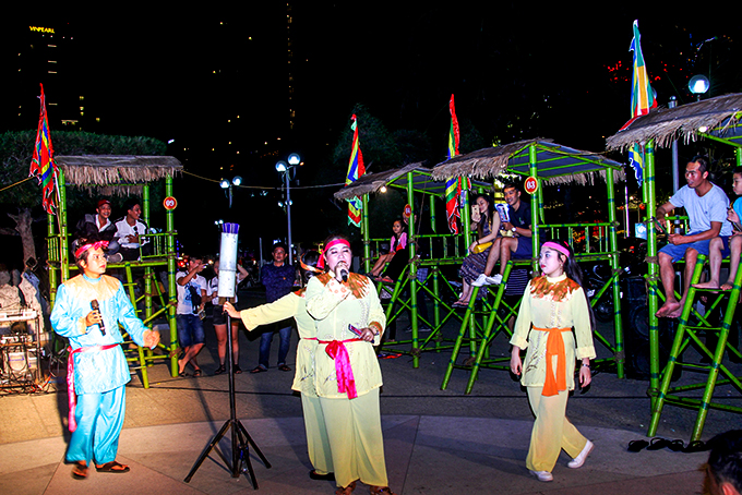 Bài Chòi game at 2-4 Square (Nha Trang City)