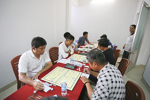 26 players compete in selective Chinese chess contest