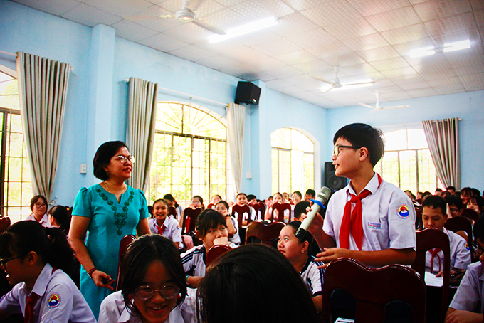 Self-defense and risk prevention training for kids