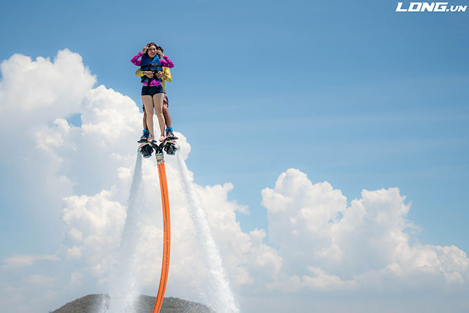 Experiencing Flyboard at Hon Tam with Eagle Camp team