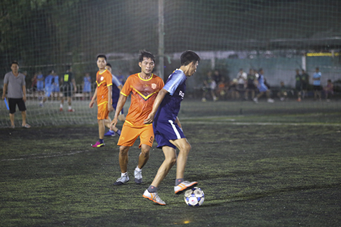 Six teams join seven-a-size football contest