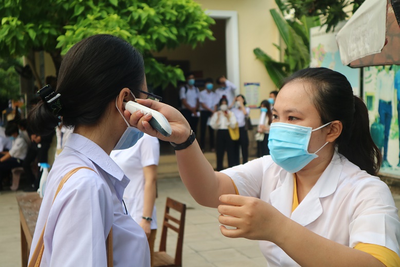 Khanh Hoa's high school students take graduation exams