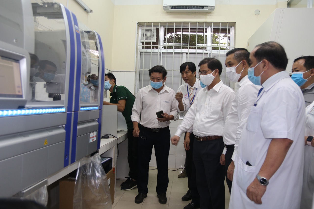 Qiasymphony SP system donated to Khanh Hoa General Hospital