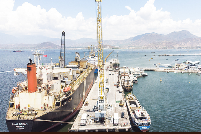 New container shipping route to Cam Ranh Port launched