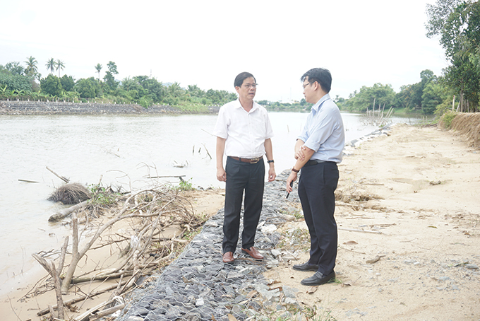 Provincial People's Committee Chairman surveys areas at high risk of landslide and flooding
