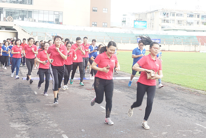 Running along stadium