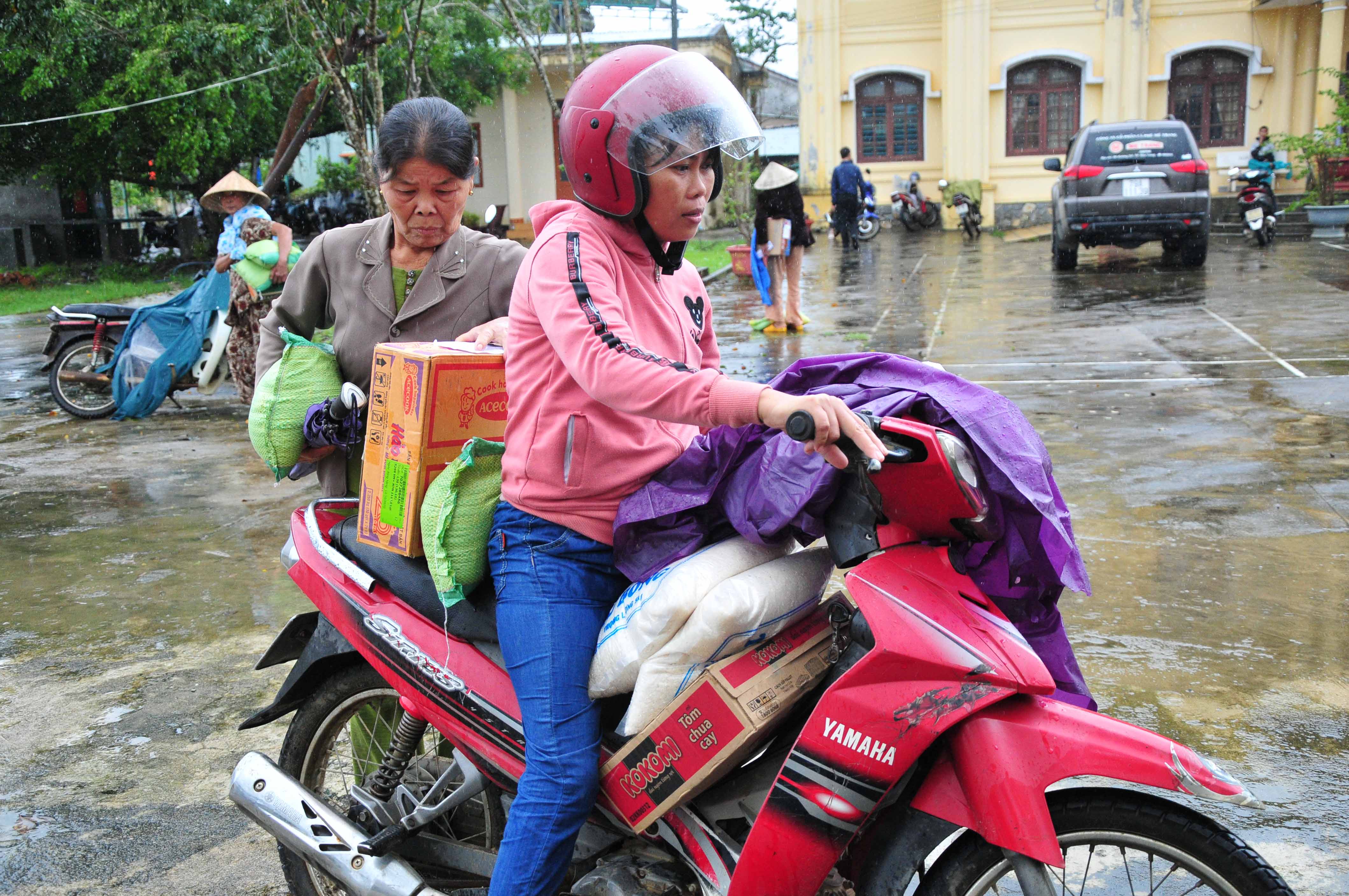 Taking relief goods home