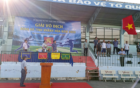14 teams join Khanh Hoa's football championship 2020