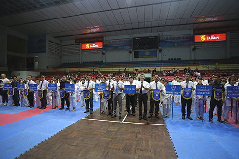 Organization board giving souvenir flags to teams