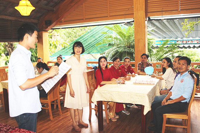 Vocational training support for employees in businesses