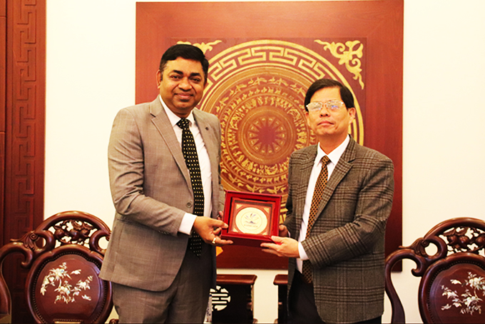 Indian Consul General visits Khanh Hoa