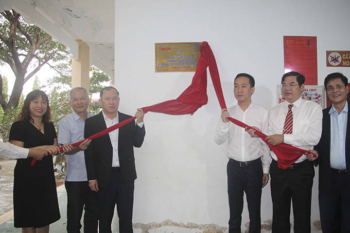 Inauguration and handover of the rooftop solar power system
