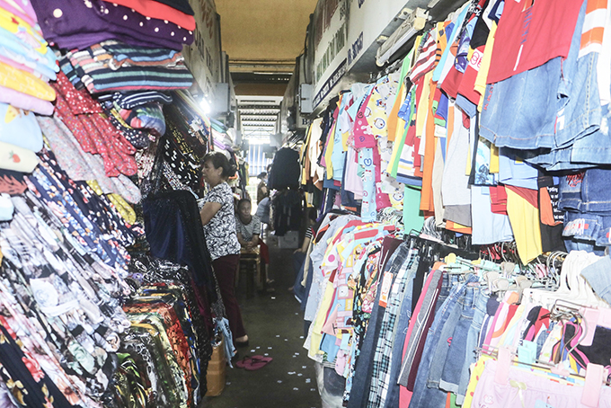 Preparing supply of Tet goods