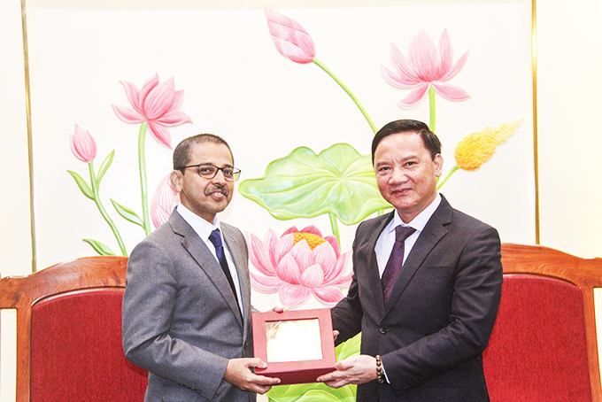 Indian ambassador visits Khanh Hoa