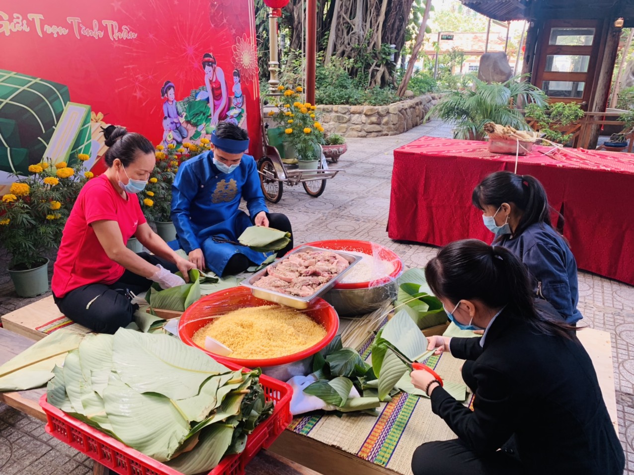 Some participants have made Banh Chung for the first time