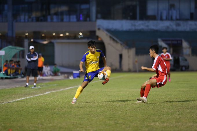 A match in qualifying round of Group D