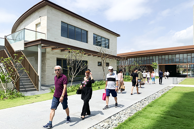 Promoting advantages of leisure tourism