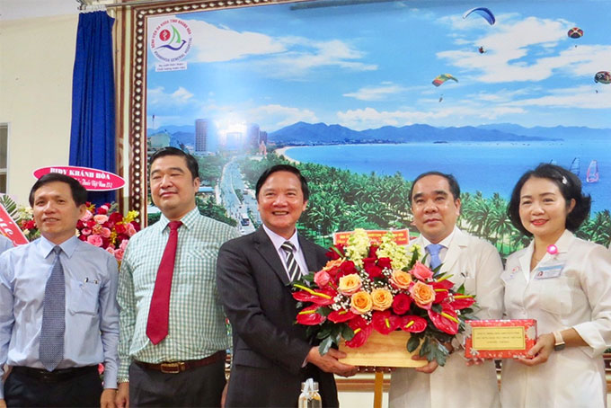 Visits to hospitals on Doctors' Day